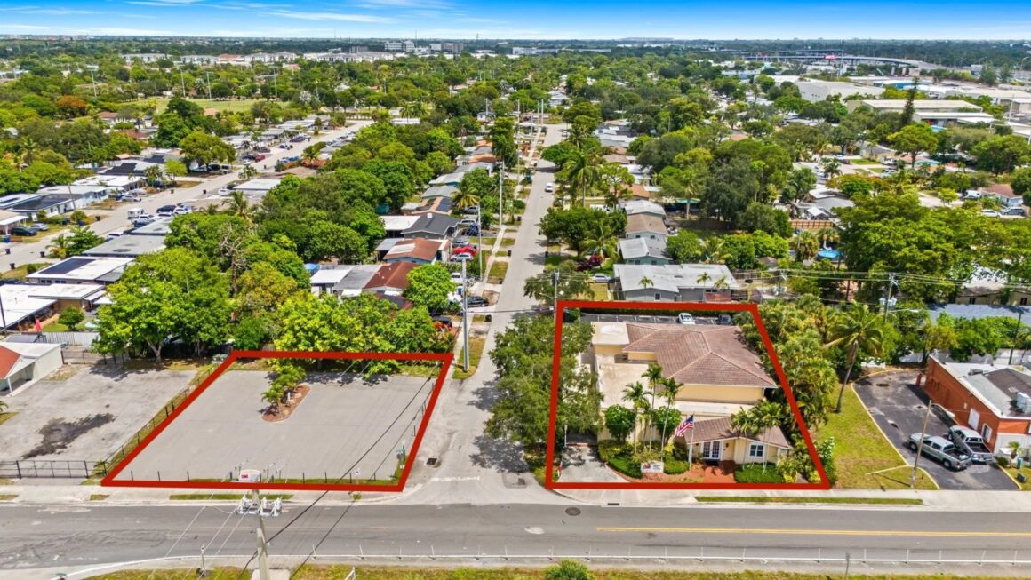 Aerial of 2211 and 2215 Davie Blvd two-parcel commercial offering, Fort Lauderdale