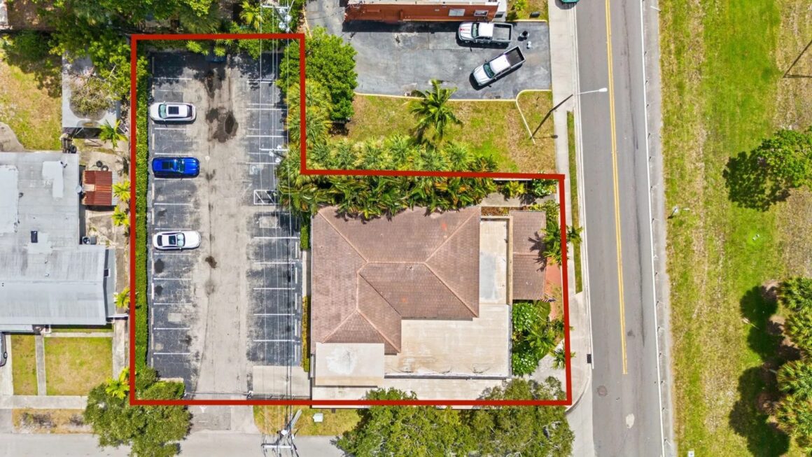 Overhead view of 2211 Davie Blvd office building and parking lot