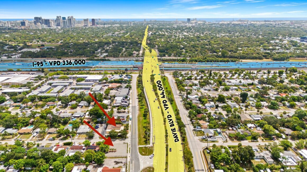 Aerial showing 2211 Davie Blvd proximity to I-95 in Fort Lauderdale
